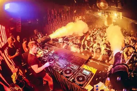 选夜店酒吧嗨曲榜100首-123云盘·臻藏阁
